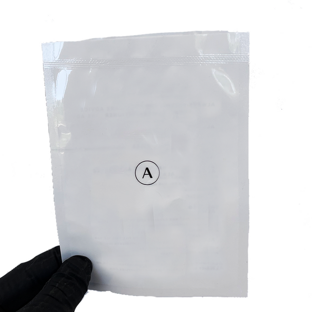White Disposable Aesthetic Ice Pack / Fill and Freeze